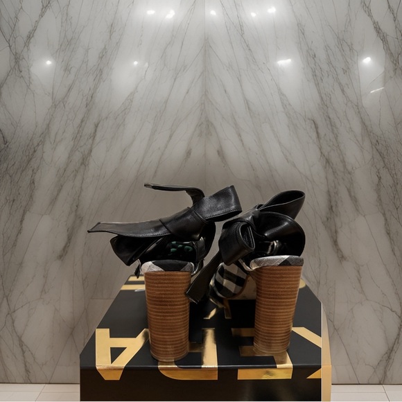 Gorgeous brand new shoes 💙 Miista designed in London handcrafted in Spain - Picture 5 of 5